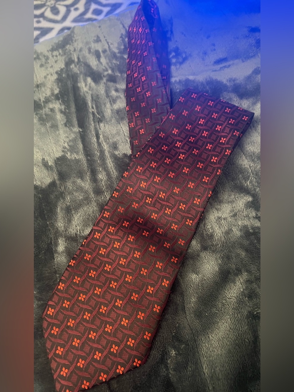 Men's Red Patterned Silk Tie - Classic Formal